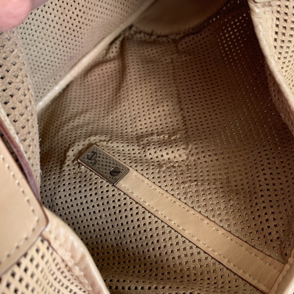 Gucci Beige Perforated Jackie Leather Shoulder Bag Used Authentic - Picture 11 of 16